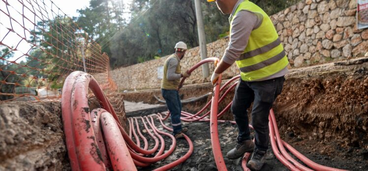 AEDAŞ, Kaş'ın elektrik şebeke uzunluğunu yüzde 21, trafo gücünü yüzde 46 arttı