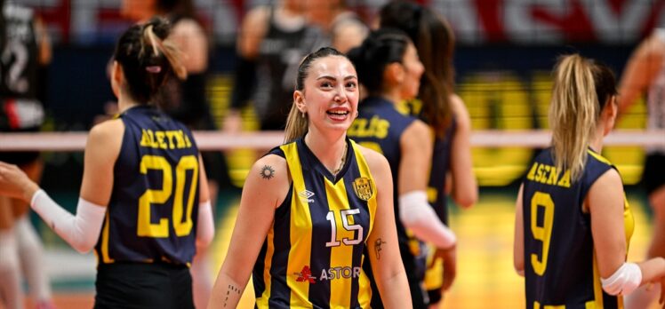 MKE Ankaragücü taraftarından voleybol takımına destek