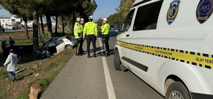 Antalya'da şarampole devrilen otomobildeki genç öldü, bir çocuk yaralandı