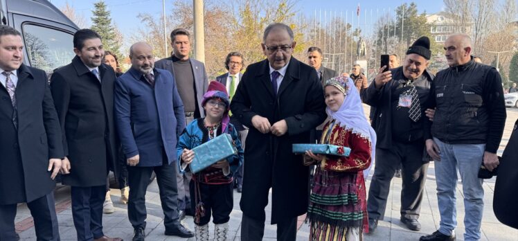 Çevre, Şehircilik ve İklim Değişikliği Bakanı Özhaseki, Isparta'da konuştu: