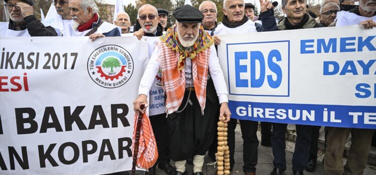 Emekliler başkentte miting düzenledi