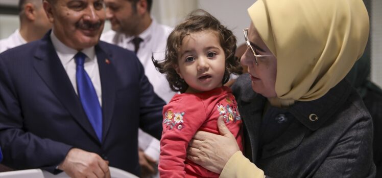 Emine Erdoğan'dan, Gazze'den getirilen hasta çocuklara şefkat eli