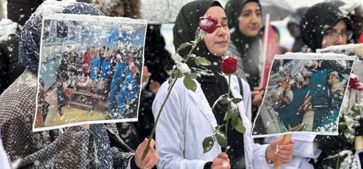 Erzurum ve Kars'ta doktorlar Gazze için “sessiz yürüyüş” gerçekleştirdi