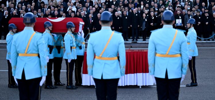 Eski bakanlardan Yaşar Okuyan için Meclis'te cenaze töreni düzenlendi