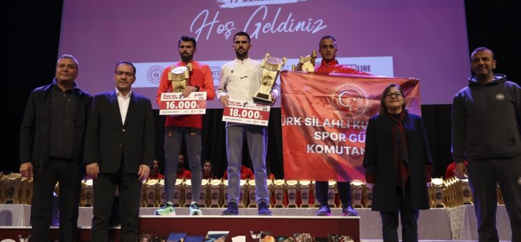 Gaziantep'te düzenlenen 5. Gazi Yarı Maratonu tamamlandı