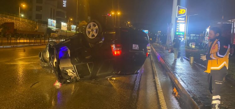 Karabük'te devrilen cipteki 3 kişi yaralandı