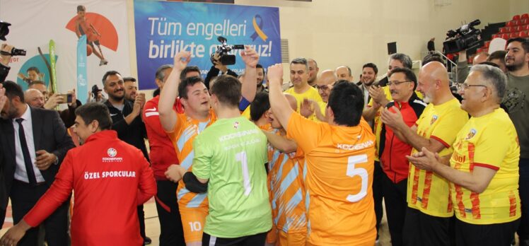 Kayseri protokolü “Down Futsal Takımı” ile özel maç yaptı