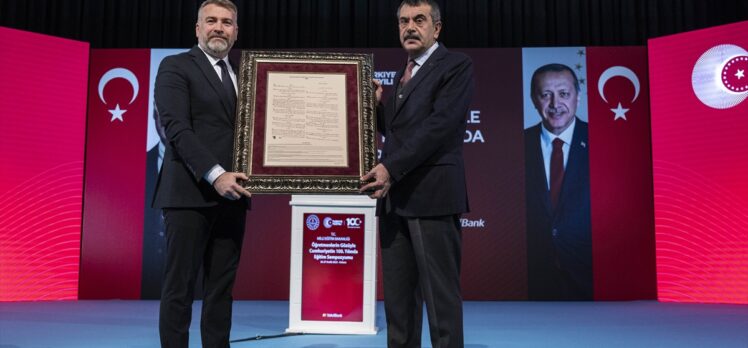 Milli Eğitim Bakanı Tekin “Öğretmenlerin Gözüyle Cumhuriyet'in 100. Yılında Eğitim Sempozyumu”nda konuştu: