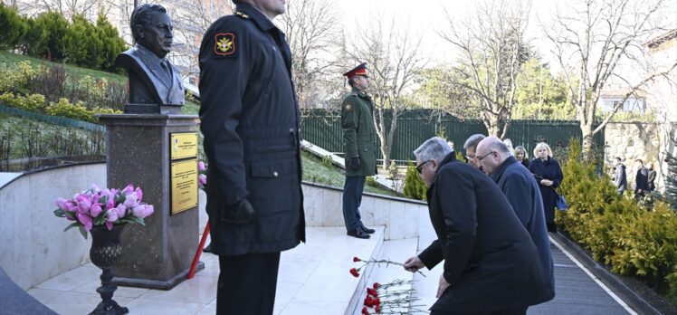 Silahlı saldırıda hayatını kaybeden Rus Büyükelçi Andrey Karlov Ankara'da anıldı