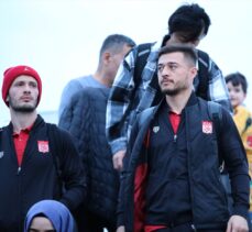 Sivasspor, Fenerbahçe maçı için İstanbul'a gitti