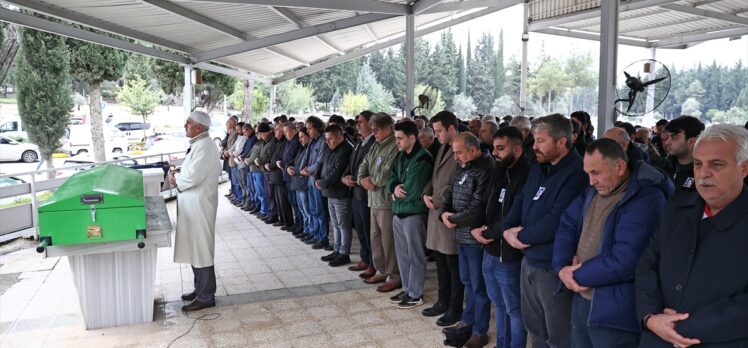 ABD'de trafik kazasında ölen mühendisin cenazesi Adana'da toprağa verildi