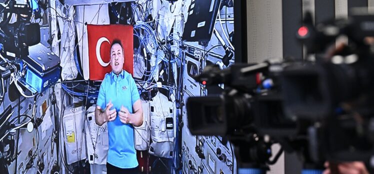 Astronot Alper Gezeravcı, basın mensuplarının sorularını cevapladı: