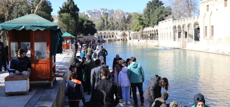 Balıklıgöl'de yarıyıl tatili yoğunluğu yaşanıyor