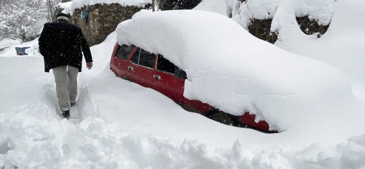 Van, Hakkari ve Bitlis'te 316 yerleşim birimine ulaşım sağlanamıyor