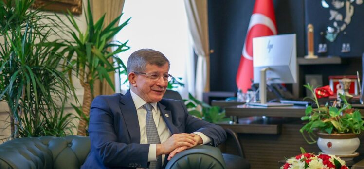 CHP Genel Başkanı Özel, Gelecek Partisi Genel Başkanı Davutoğlu ile görüştü