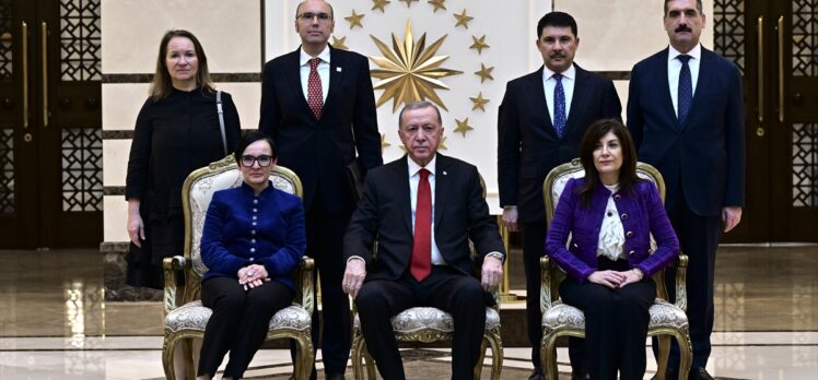 Büyükelçilerden Cumhurbaşkanı Erdoğan'a güven mektubu