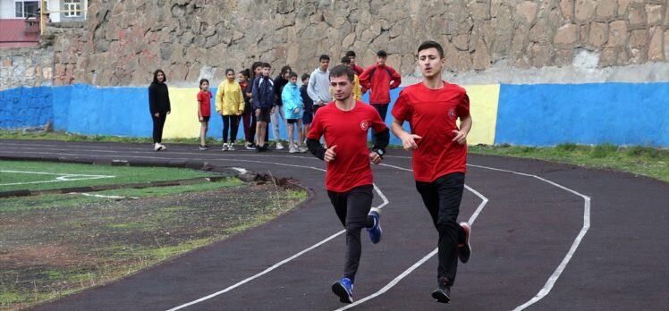 İşitme engelli atlet, dünya şampiyonluğu için her gün 10 kilometre koşuyor