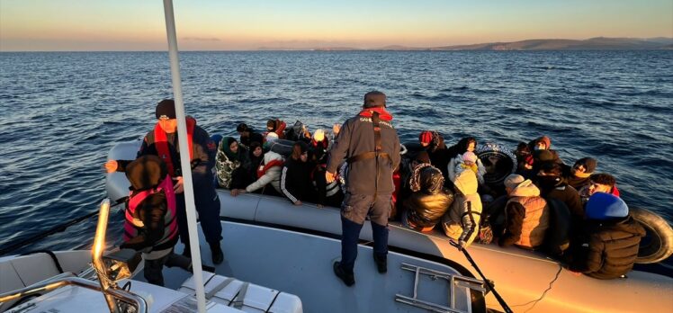 İzmir'de 60 düzensiz göçmen yakalandı