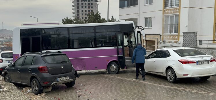 Kastamonu'da buzlanma nedeniyle çok sayıda trafik kazası meydana geldi