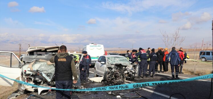 Niğde'de trafik kazasında 1 kişi öldü, 2 kişi yaralandı