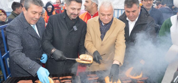 Sivrihisar Dövme Sucuk Festivali'nde 7,5 ton sucuk ekmek ikram edildi