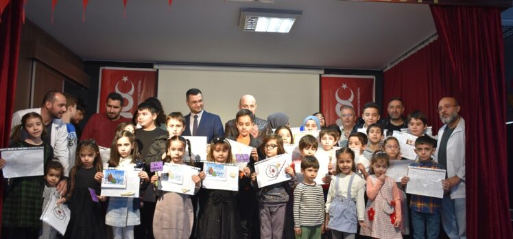 Tahran Türk İlköğretim Okulu öğrencileri karnelerini aldı