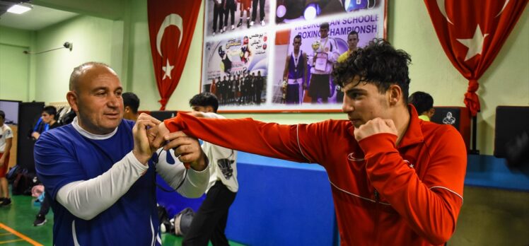 23 yıllık antrenörlük hayatında 70 milli sporcu yetiştirdi