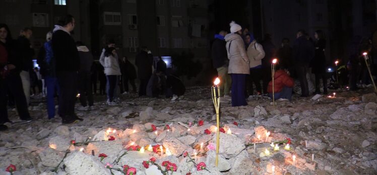 Adana'da depremde yaşamını yitirenler anıldı