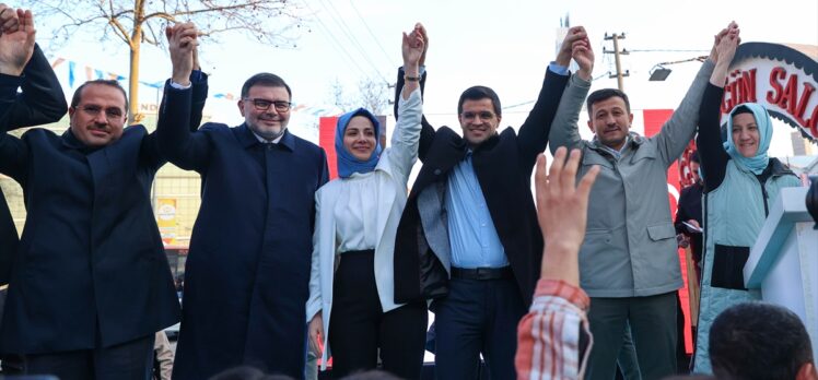 AK Parti'li Dağ, Bayraklı Seçim Koordinasyon Merkezi'nin açılışına katıldı