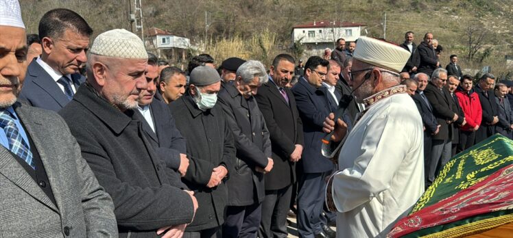 Danıştay Başkanı Zeki Yiğit'in vefat eden ablası son yolculuğuna uğurlandı