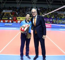 Voleybol hakemi Nurper Özbar'a Paris 2024 Olimpiyatları daveti