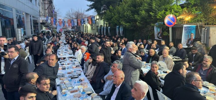 AK Parti'li İnan, İzmir'de iftar programında konuştu: