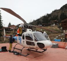 Çengel boynuzlu dağ keçileri için Kaçkarlar'a helikopterle yem taşındı