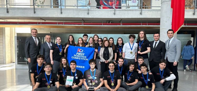 FRC İstanbul yarışmasında TED Robotics takımına “Winner” ödülü