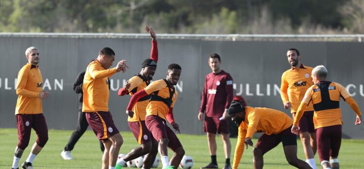 Galatasaray, Antalya kampında hazırlıklarına devam etti