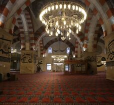 Hat yazılarıyla bir şaheser: Edirne Eski Cami