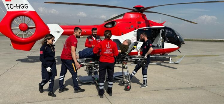 Şırnak'ta ambulans helikopter kalp rahatsızlığı yaşayan hasta için havalandı