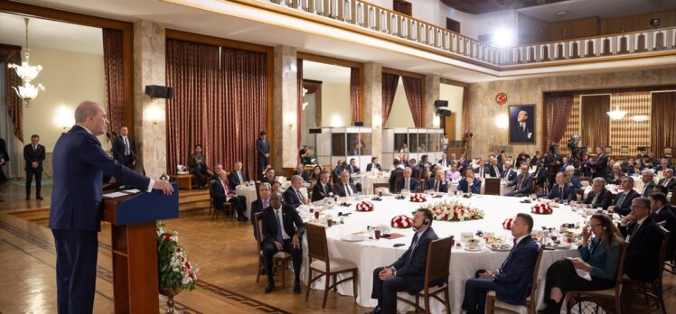 TBMM Başkanı Kurtulmuş, büyükelçilerle iftar programında bir araya geldi: