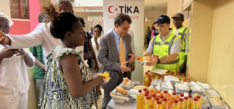 TİKA'dan Kamerun'da anne çocuk sağlığı merkezine gıda yardımı