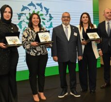 TÜRÇEV'in 30. yıl kutlamasında Anadolu Ajansına ödül