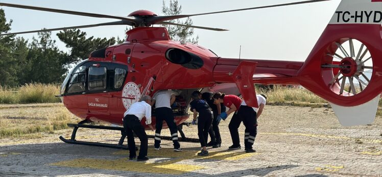 Alanya'da ambulans helikopter 14 yaşındaki kız için havalandı