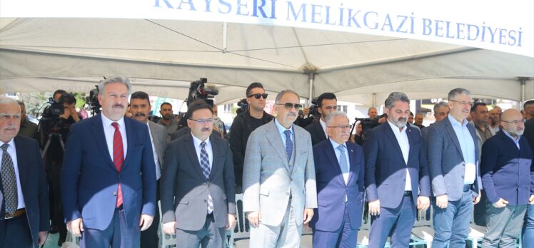 Bakan Özhaseki, Kayseri'de Aile Sağlığı Merkezi açılışında konuştu: