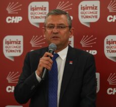 CHP Genel Başkanı Özel, parti personeliyle iftarda buluştu