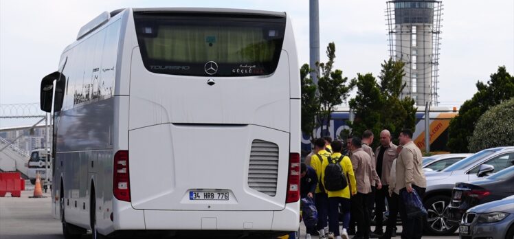 Fenerbahçe 19 Yaş Altı Futbol Takımı, Süper Kupa maçı için Şanlıurfa'ya hareket etti