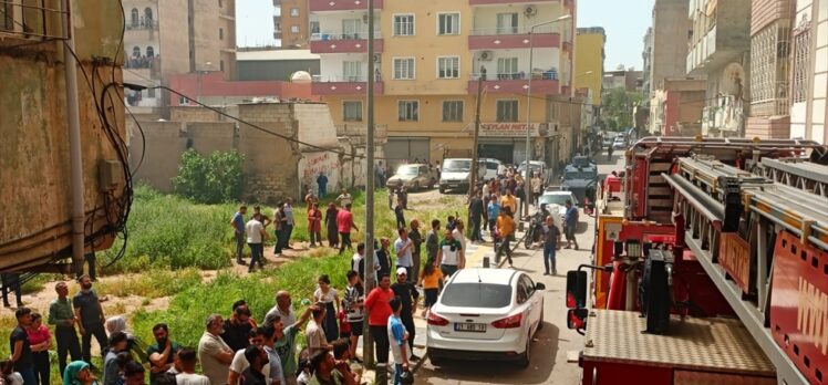 Mardin'de bir evde çıkan yangında 1'i bebek 7 kişi dumandan etkilendi