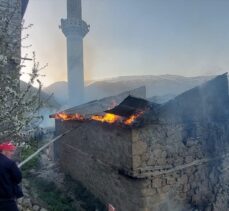 Tunceli'de camide çıkan yangın söndürüldü