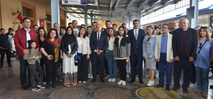 “Turistik Diyarbakır Ekspresi” Malatya'da mola verdi