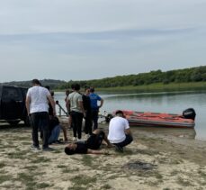 Adana'da Seyhan Nehri'ne giren genç kayboldu