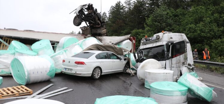 Adana'da zincirleme trafik kazasında 7 kişi yaralandı