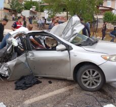 Adıyaman'da tırla çarpışan otomobildeki 2 kişi öldü, 3 kişi yaralandı